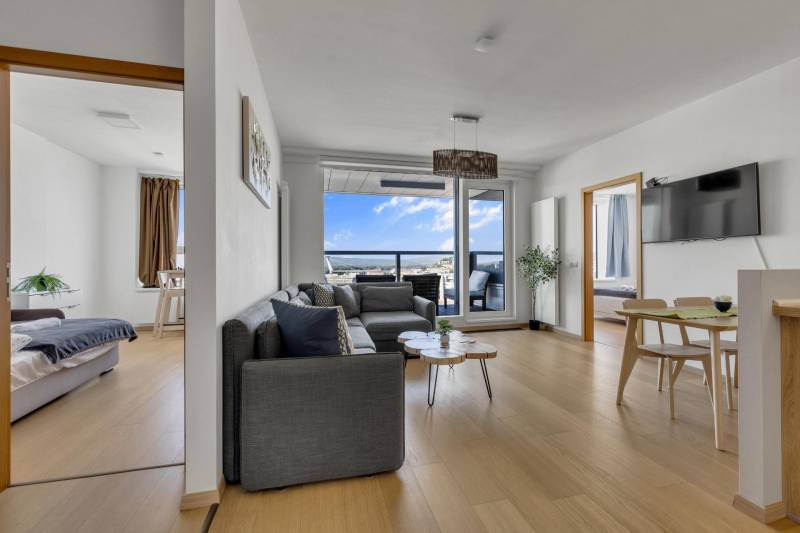 THE HOME︱PANORAMA TOWER - 2 bed apt. with beautiful castle view