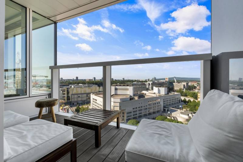 THE HOME︱PANORAMA TOWER - 2 bed apt. with beautiful castle view