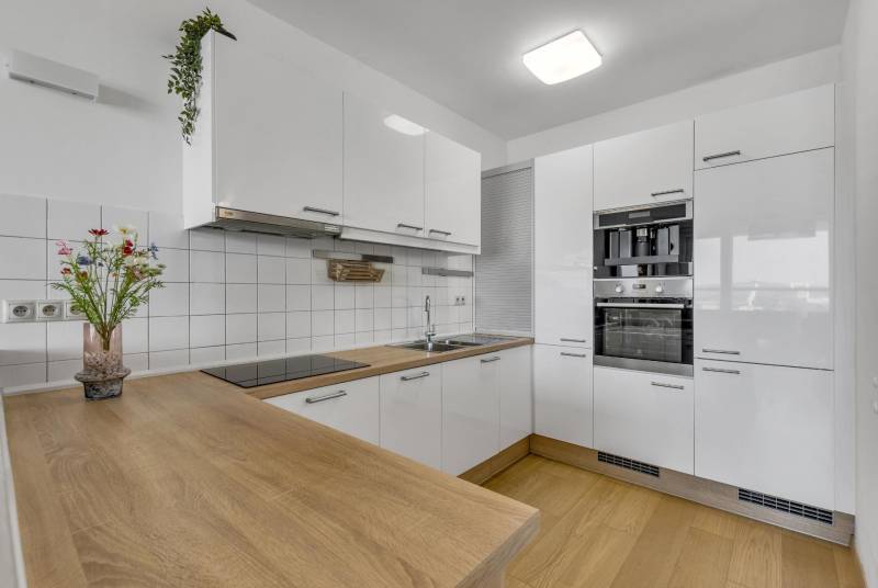 THE HOME︱PANORAMA TOWER - 2 bed apt. with beautiful castle view