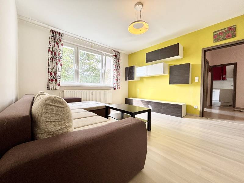 FOR SALE - Sunny 2-bed. apt. with the parkview, Iljušinova, Petržalka