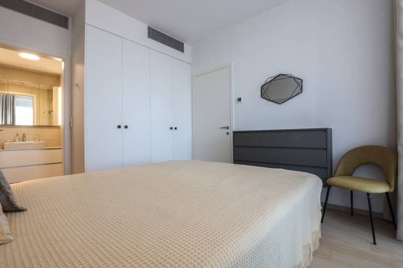 FOR SALE - SKY PARK luxury furnished 2-room apartment on 15th floor