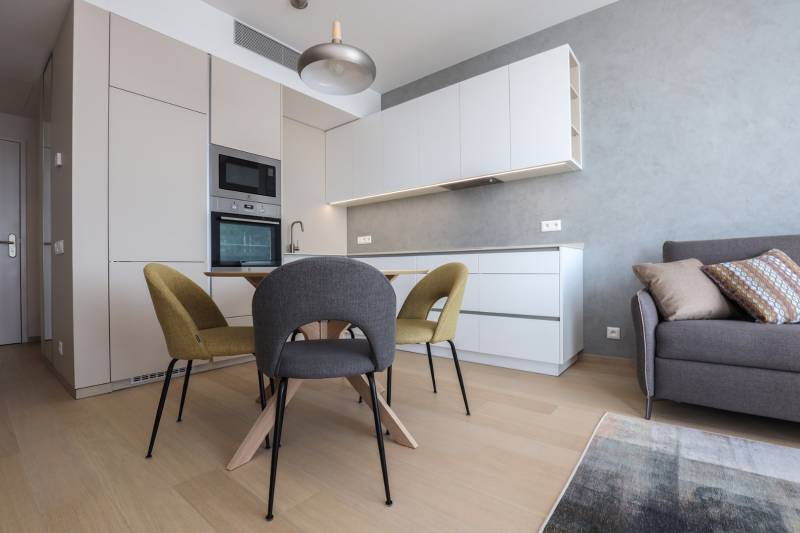 FOR SALE - SKY PARK luxury furnished 2-room apartment on 15th floor