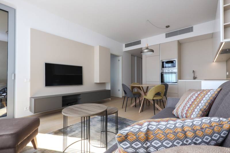 FOR SALE - SKY PARK luxury furnished 2-room apartment on 15th floor