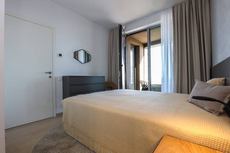 FOR SALE - SKY PARK luxury furnished 2-room apartment on 15th floor