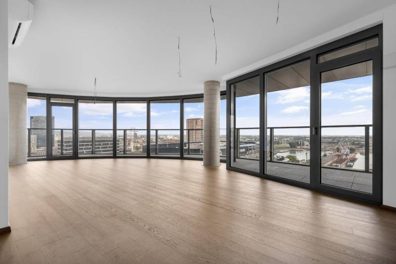 THE HOME︱EUROVEA TOWER - 2 bedroom apt., Karpaty view, 18th floor