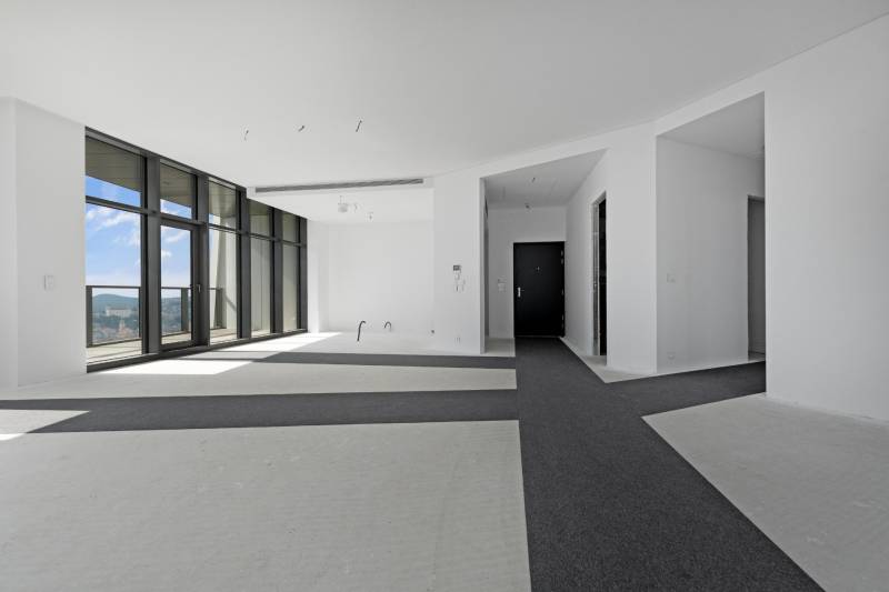 THE HOME︱EUROVEA TOWER - 2 bedroom Penthouse on highest floor