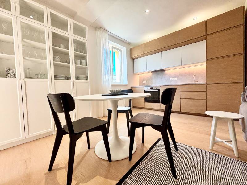 FOR RENT - Modern 1 bedroom apartment in the city center, Cukrová 