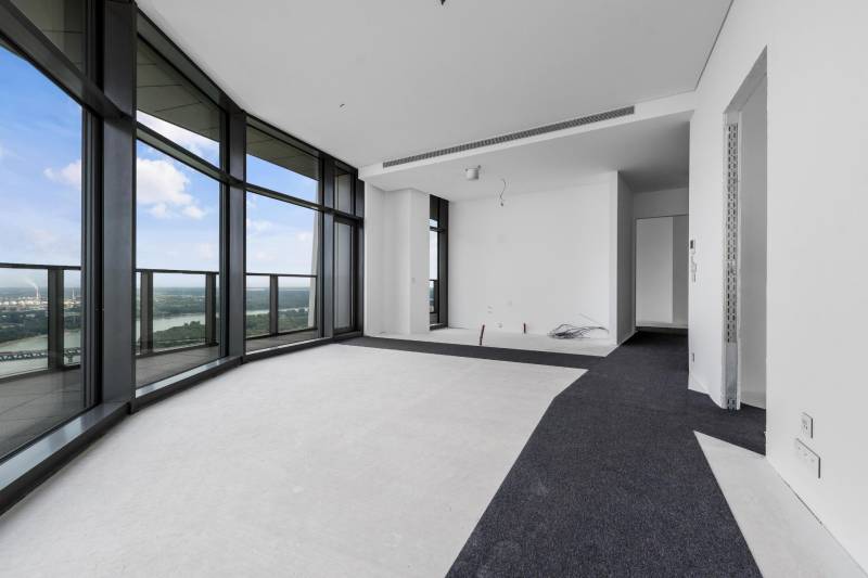 THE HOME︱EUROVEA TOWER - 2 bedroom Penthouse on highest floor