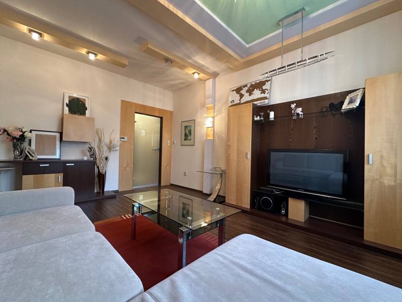 FOR RENT - 1-bedroom apartment, Cukrová street, near Medical Garden