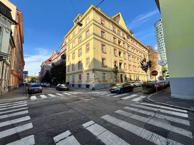 THE HOME I FOR RENT Stylish 1 bedroom apartment on Grösslingova street