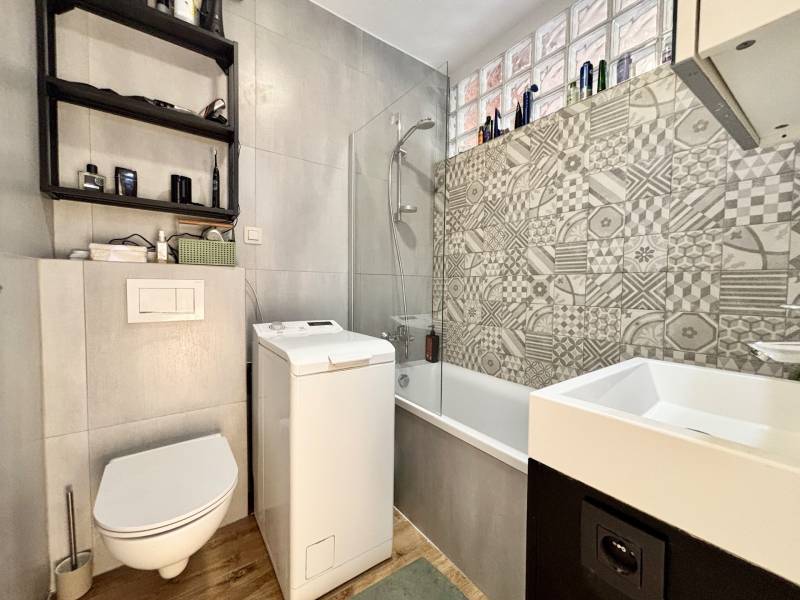 THE HOME I FOR RENT Stylish 1 bedroom apartment on Grösslingova street