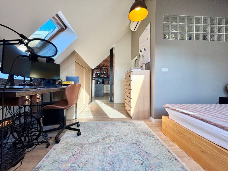 THE HOME I FOR RENT Stylish 1 bedroom apartment on Grösslingova street