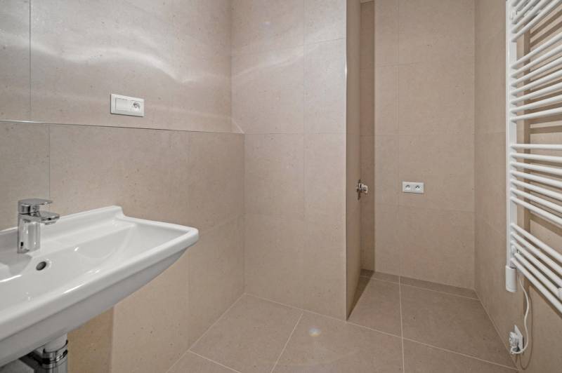 FOR SALE - METROPOLIS New 1 bedroom apartment, Bottova