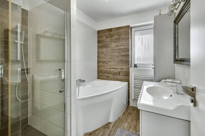 THE HOME | FOR SALE – 3-bedroom family house with garden house