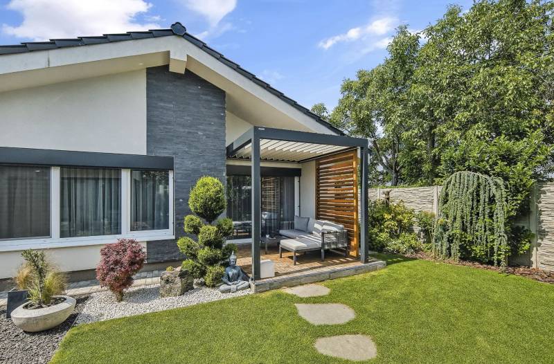 THE HOME | FOR SALE – 3-bedroom family house with garden house