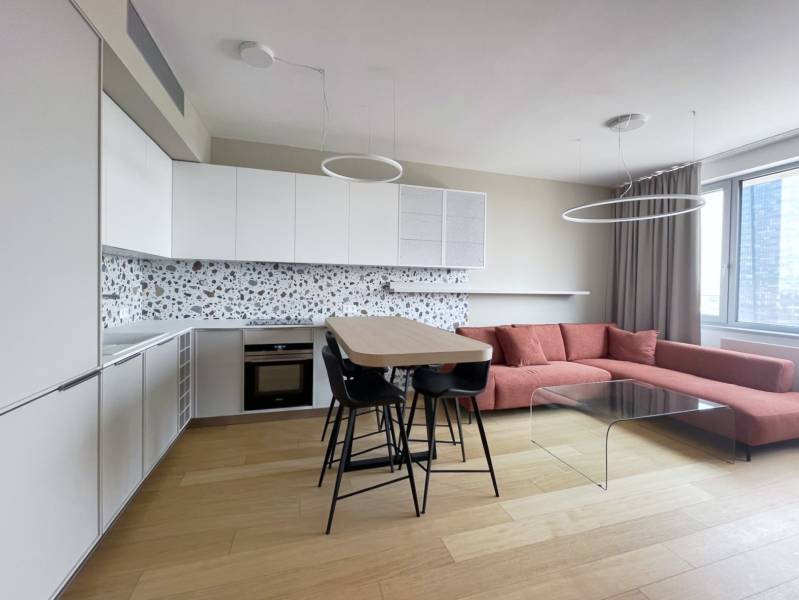 FOR RENT︱SKY PARK - 1 bedroom apartment with eastern view and parking