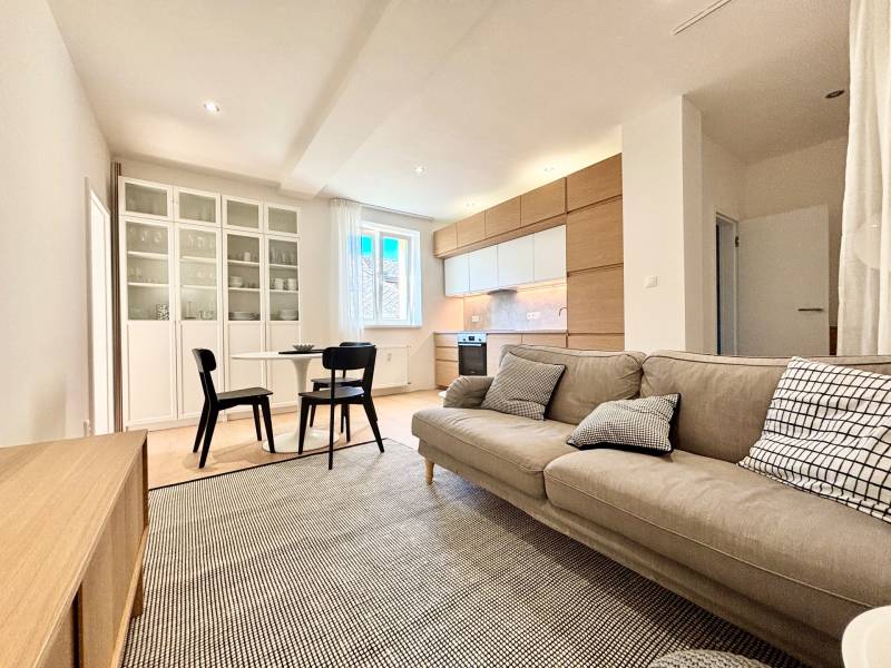 FOR RENT - Modern 1 bedroom apartment in the city center, Cukrová 