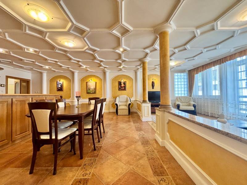 THE HOME I FOR RENT - Spacious 3 bedroom apartment at Zámocká street