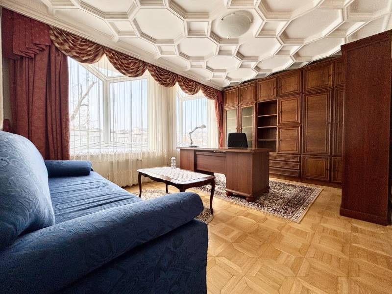 THE HOME I FOR RENT - Spacious 3 bedroom apartment at Zámocká street