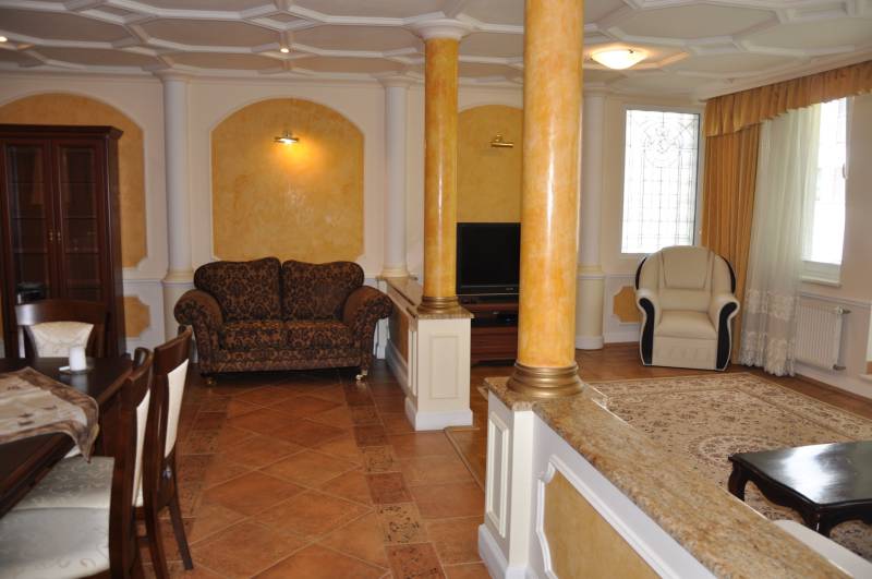 THE HOME I FOR RENT - Spacious 3 bedroom apartment at Zámocká street