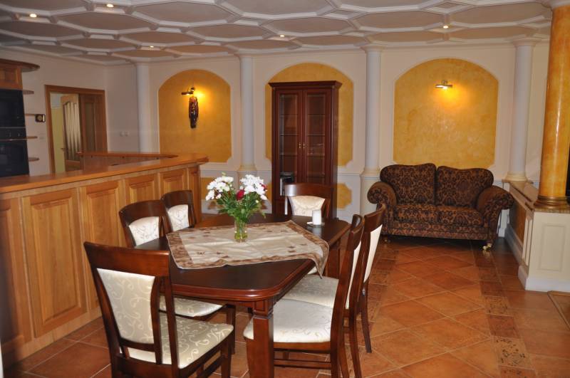 THE HOME I FOR RENT - Spacious 3 bedroom apartment at Zámocká street