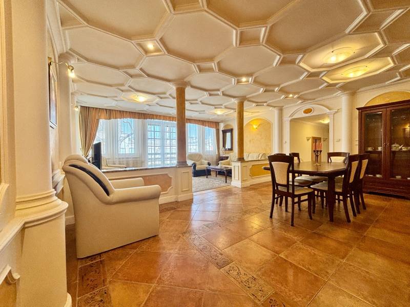 THE HOME I FOR RENT - Spacious 3 bedroom apartment at Zámocká street