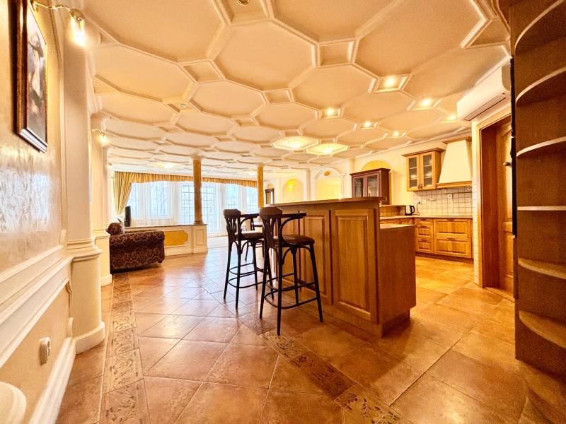 THE HOME I FOR RENT - Spacious 3 bedroom apartment at Zámocká street