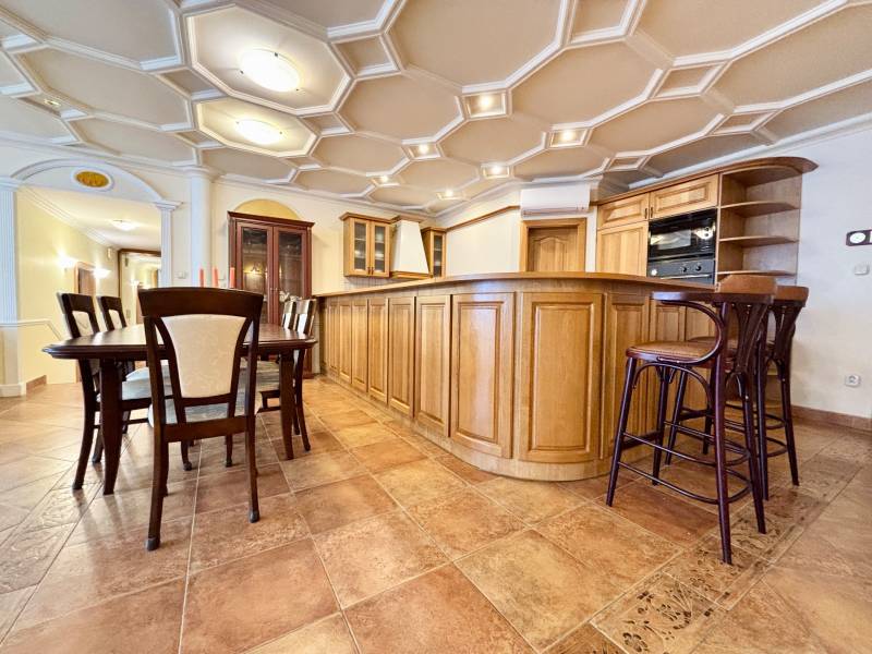 THE HOME I FOR RENT - Spacious 3 bedroom apartment at Zámocká street