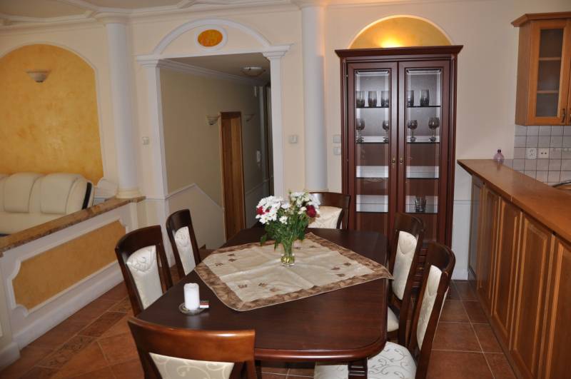 THE HOME I FOR RENT - Spacious 3 bedroom apartment at Zámocká street