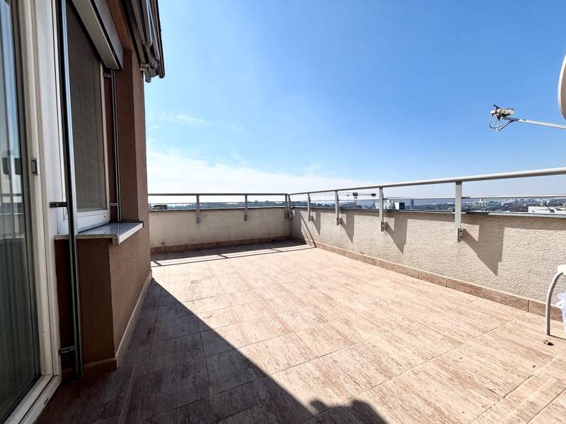 THE HOME I FOR RENT Spacious 2 bed. apartment with terrace at Kramáre