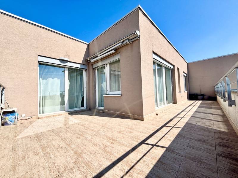 THE HOME I FOR RENT Spacious 2 bed. apartment with terrace at Kramáre