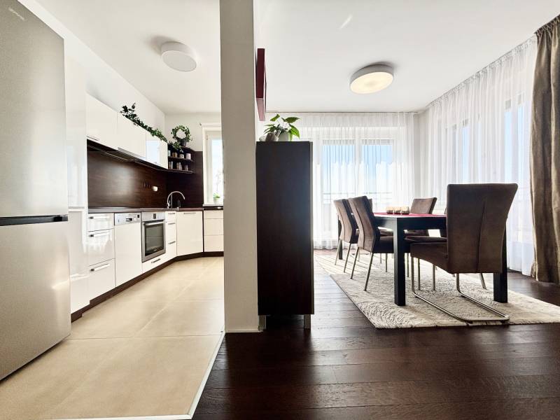 THE HOME I FOR RENT Spacious 2 bed. apartment with terrace at Kramáre