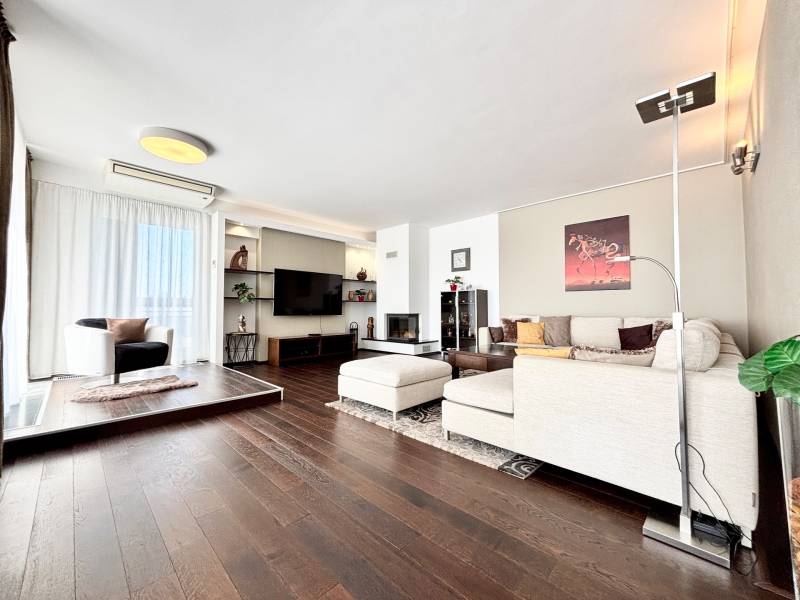 THE HOME I FOR RENT Spacious 2 bed. apartment with terrace at Kramáre