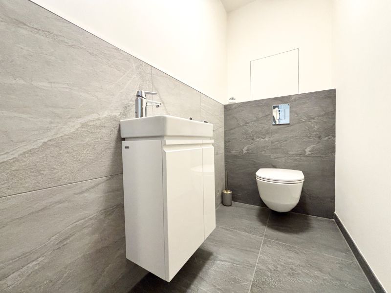 THE HOME I FOR RENT ZWIRN New high standard 2 bedroom apartment 