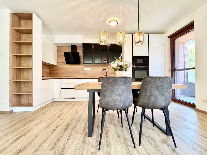 THE HOME I FOR RENT ZWIRN New high standard 2 bedroom apartment 