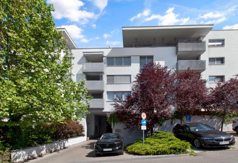THE HOME I SALE Spacious penthouse with terarrace on Sklenárska street